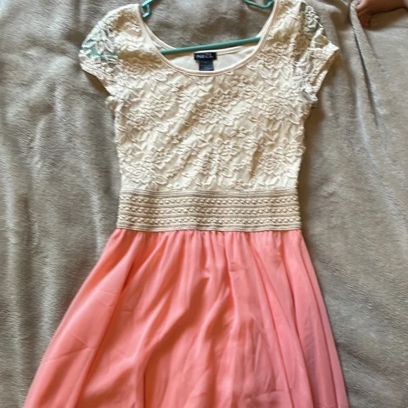 Dress - Picture 3 of 3